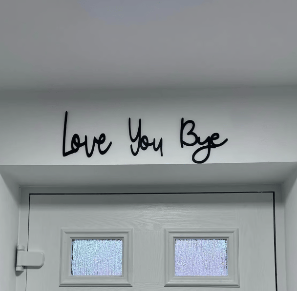 "Love you Bye" ✨Wooden Wall Hanging Sign Decoration - No Wall Damage